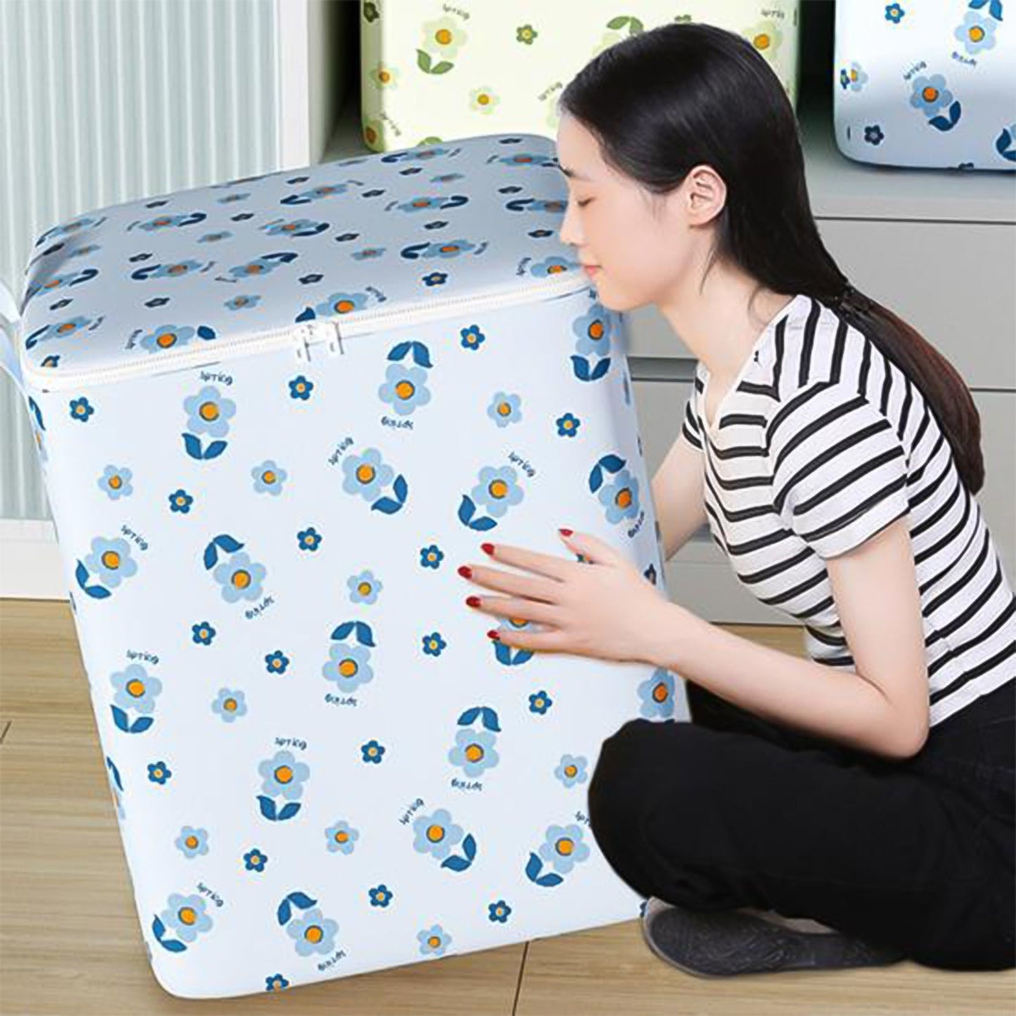 Foldable Clothes Storage Comforter Organizer Storage (100 L / Mix Color) Your Brand