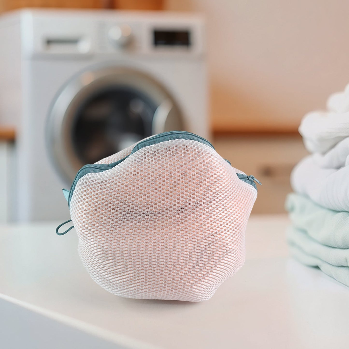 Premium Round Mesh Bra Wash Bag with Zipper for Washing Machine (1 Pc / Mix Size & Design) Your Brand