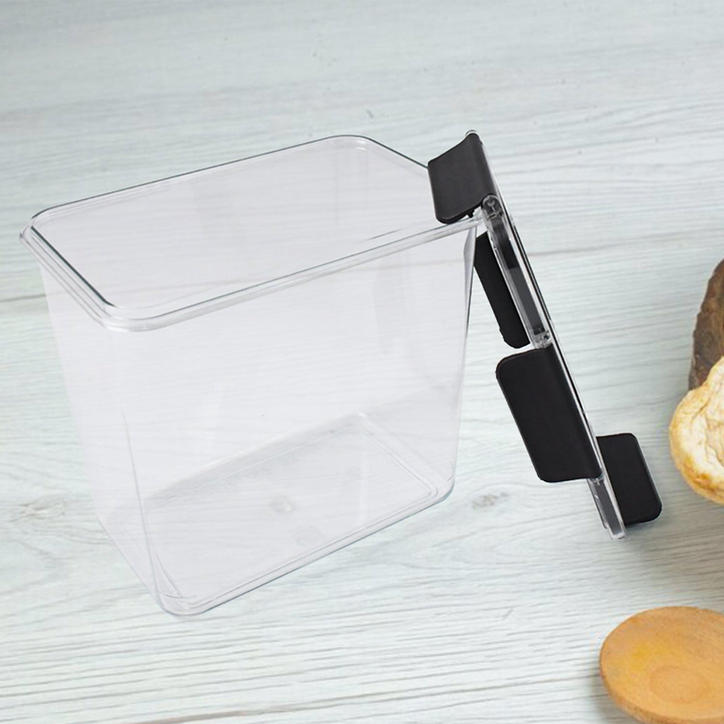 Food Storage Container Airtight Plastic Container with Easy Snap Lids (2500ml / 1 Pc) Your Brand