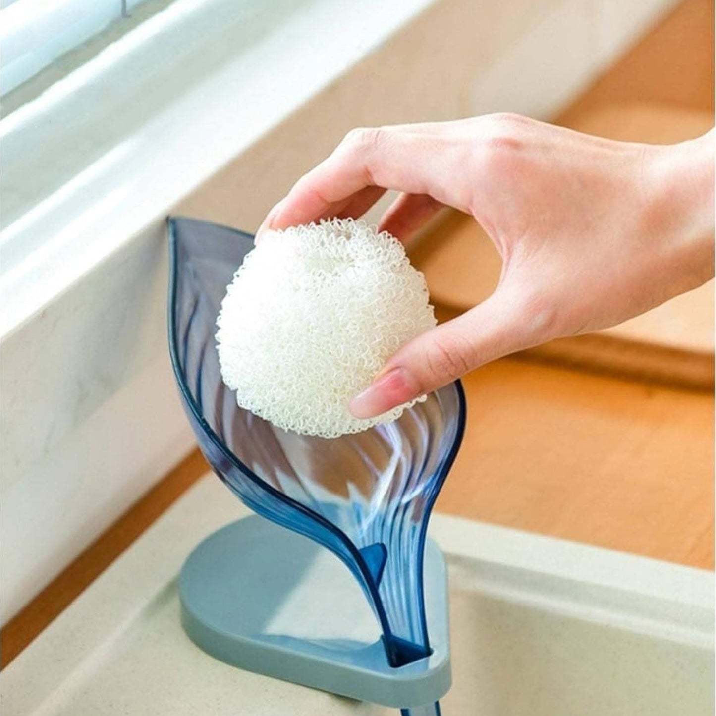 Plastic Leaf Shape Soap Box Self Draining Bathroom Soap Holder, Decorative Drainage Plastic Soap Dish with Draining Tray (Mix Color / 1 Pc) Your Brand
