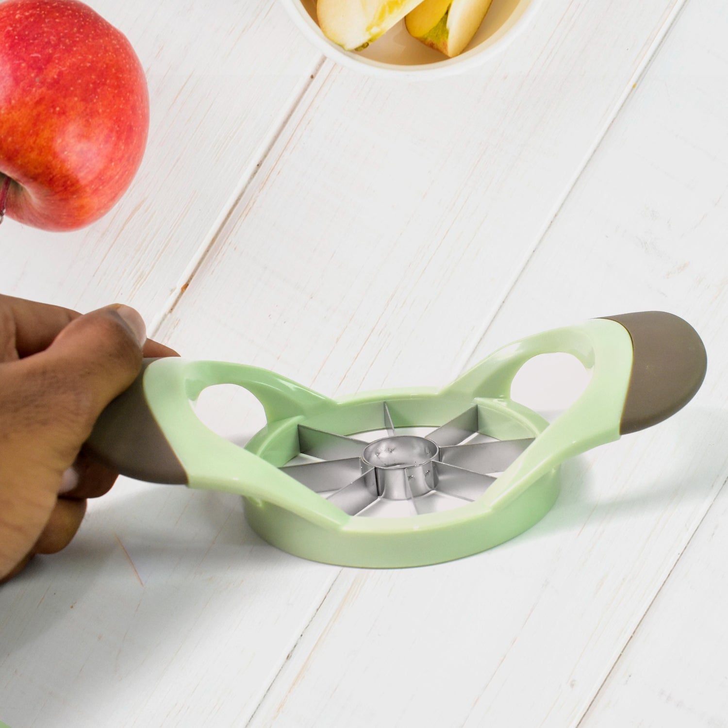 Fruit and Vegetable Cutter Stainless Steel Fruit Separator, 8-cut apple slicer (1 Pc) Your Brand