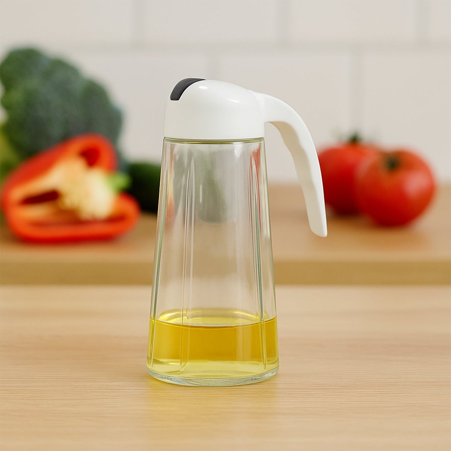 Kitchen Glass Oil Bottle Dispenser Automatic Opening Closing Home Bottles For Oil And Vinegar Honey Olive Oil Container (630ml) Your Brand