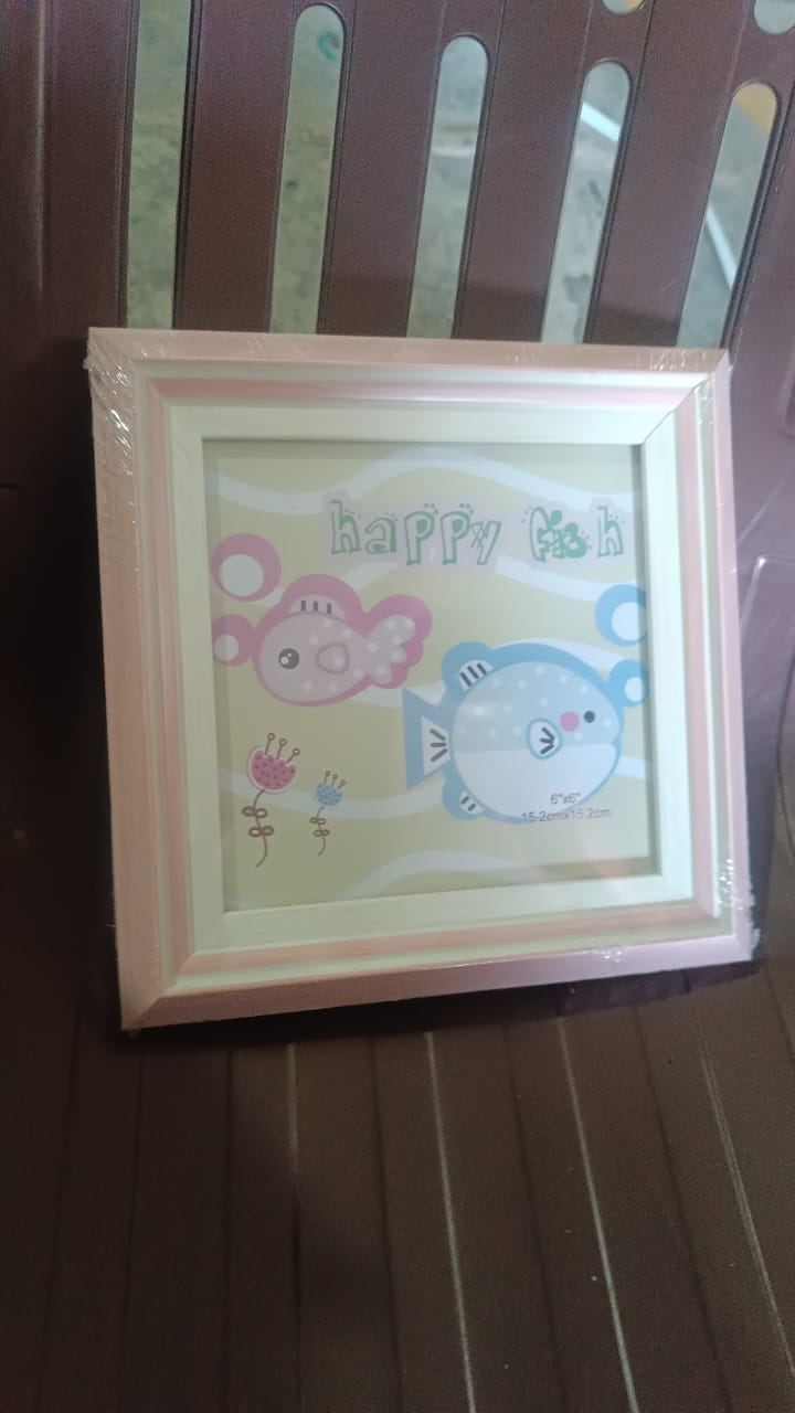 Creative Solid Wooden Photo Frame (15.2cmx15.2cm / 1Pc) Your Brand