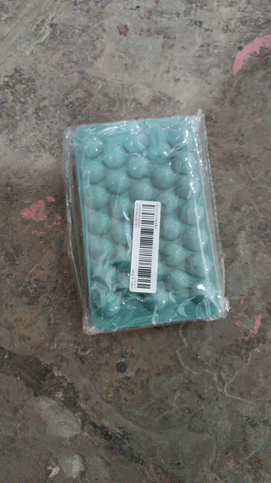 Plastic Round Reusable Ice Cube Ice Ball Mold / Lolli Candy Maker 33 Moulds (16.5×10 Cm / 1 Pc) Your Brand