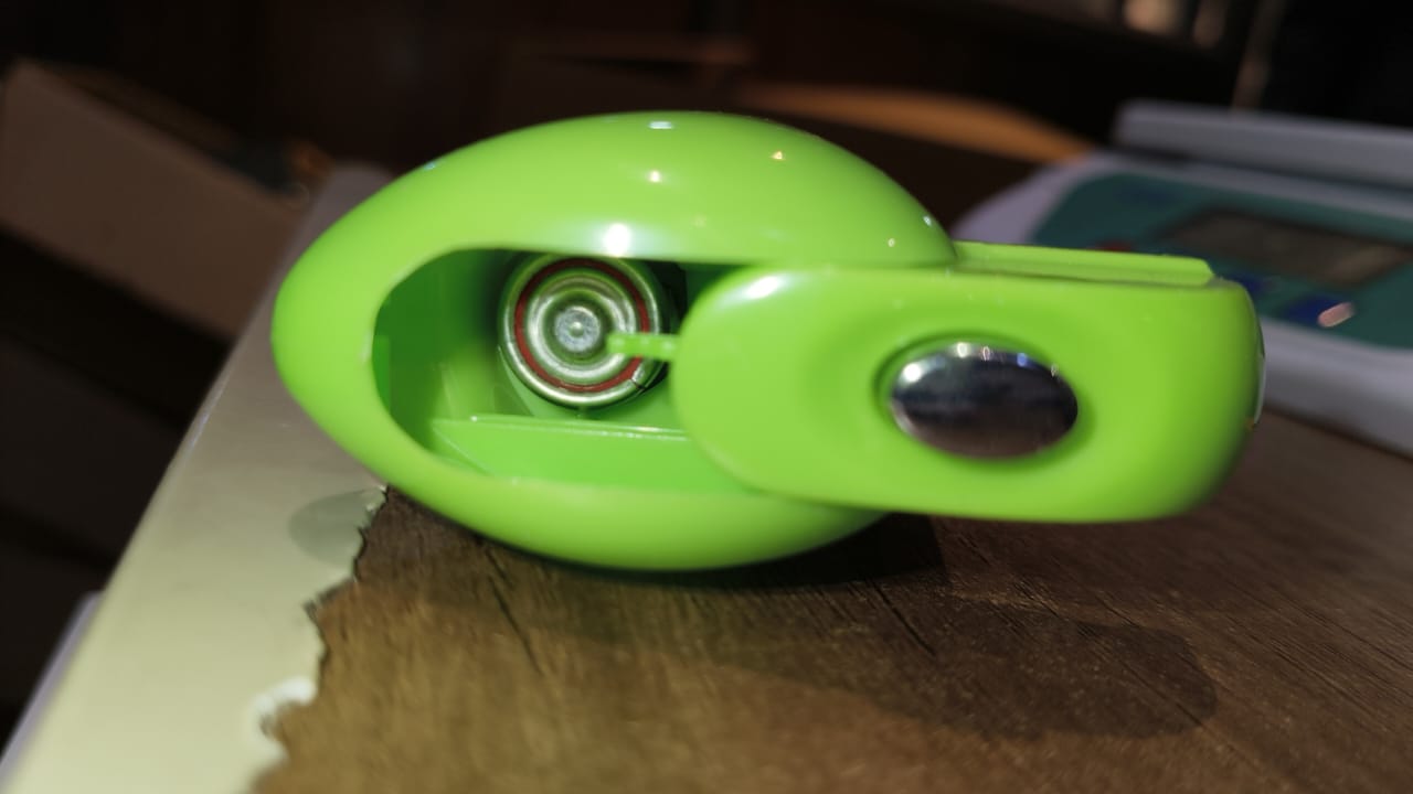 Hand Blender For Mixing And Blending, While Making Food Stuffs And Items At Homes Battery Operated (Battery Not Included) Your Brand