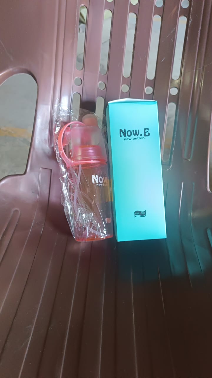 Plastic 2 In 1 Mist Spray Water Bottle (Multicolour / 600 ML / 1 Pc) Your Brand