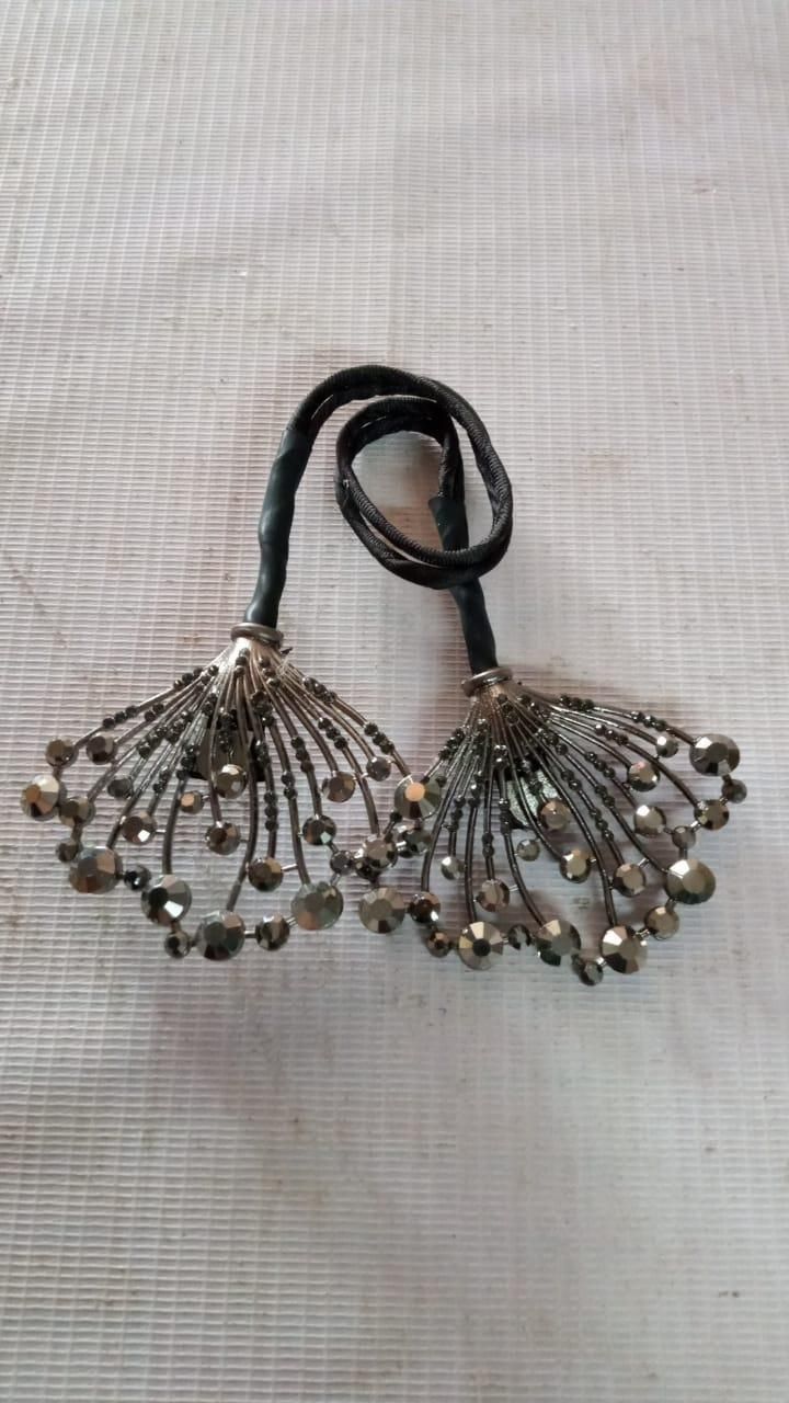 Twist Clip Hair Bun Making Tool Style Hair THE GIR FARMER