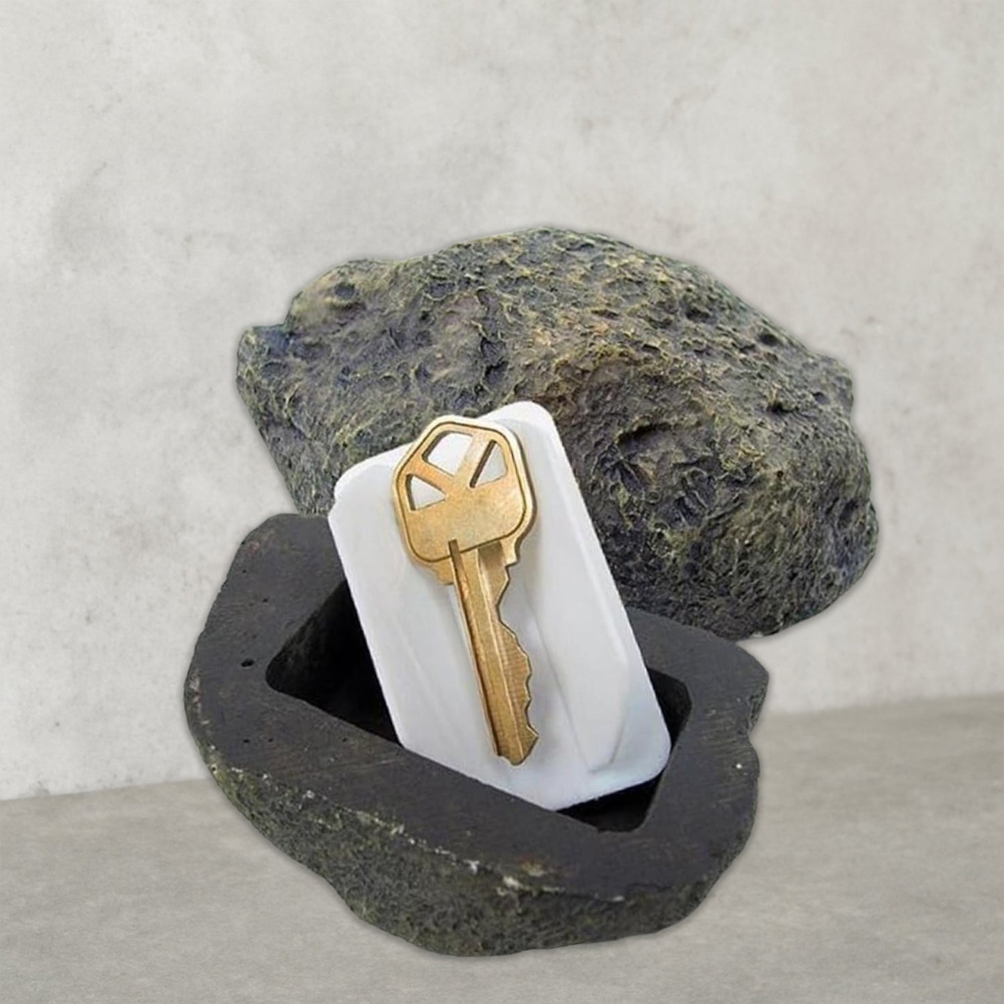 Realistic Fake Rock Key Hider – Weatherproof Outdoor Key Storage for Emergencies (1 Pc) Your Brand