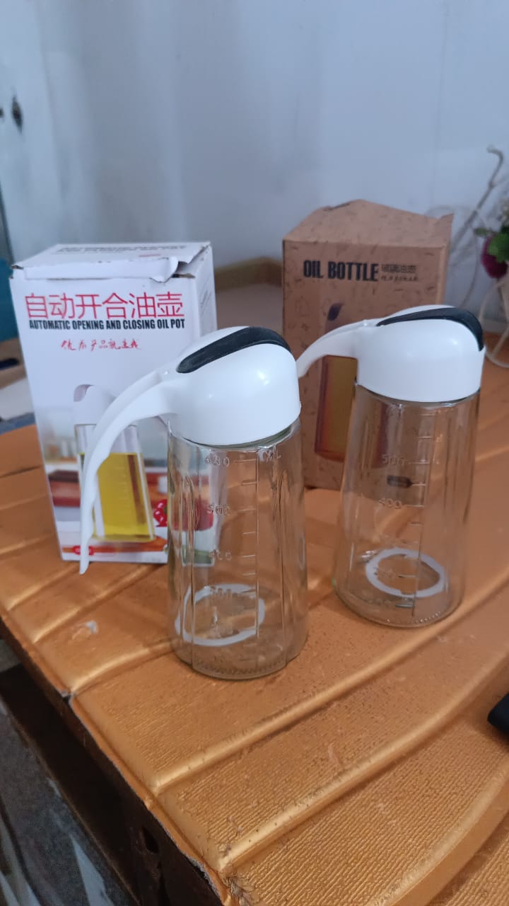 Kitchen Glass Oil Bottle Dispenser Automatic Opening Closing Home Bottles For Oil And Vinegar Honey Olive Oil Container (630ml) Your Brand