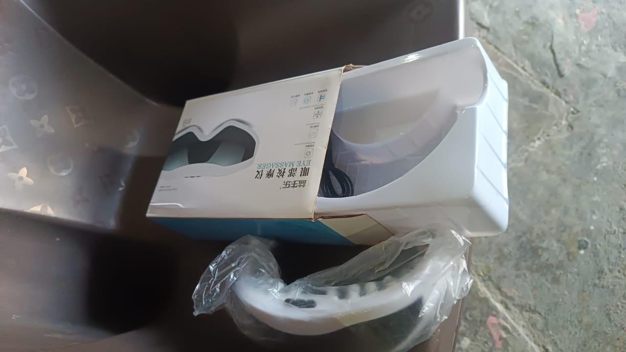 Electric Eye Massager with Adjustable Elastic Band (1 Pc) Your Brand