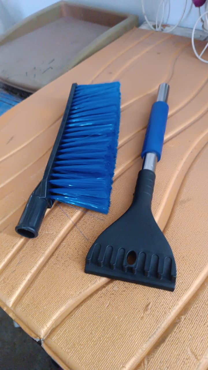 Ice Scraper Car Snow Brush 2 in 1 Comfortable Grip (1 Pc / 67 Cm Long) Your Brand