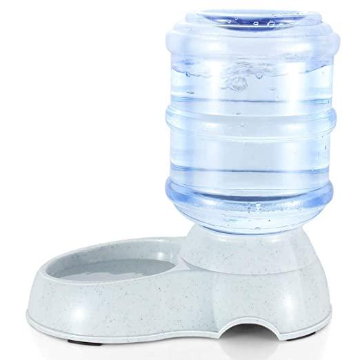 THE GIR FARMER automatic pet water dispenser with large clear water reservoir and white base
