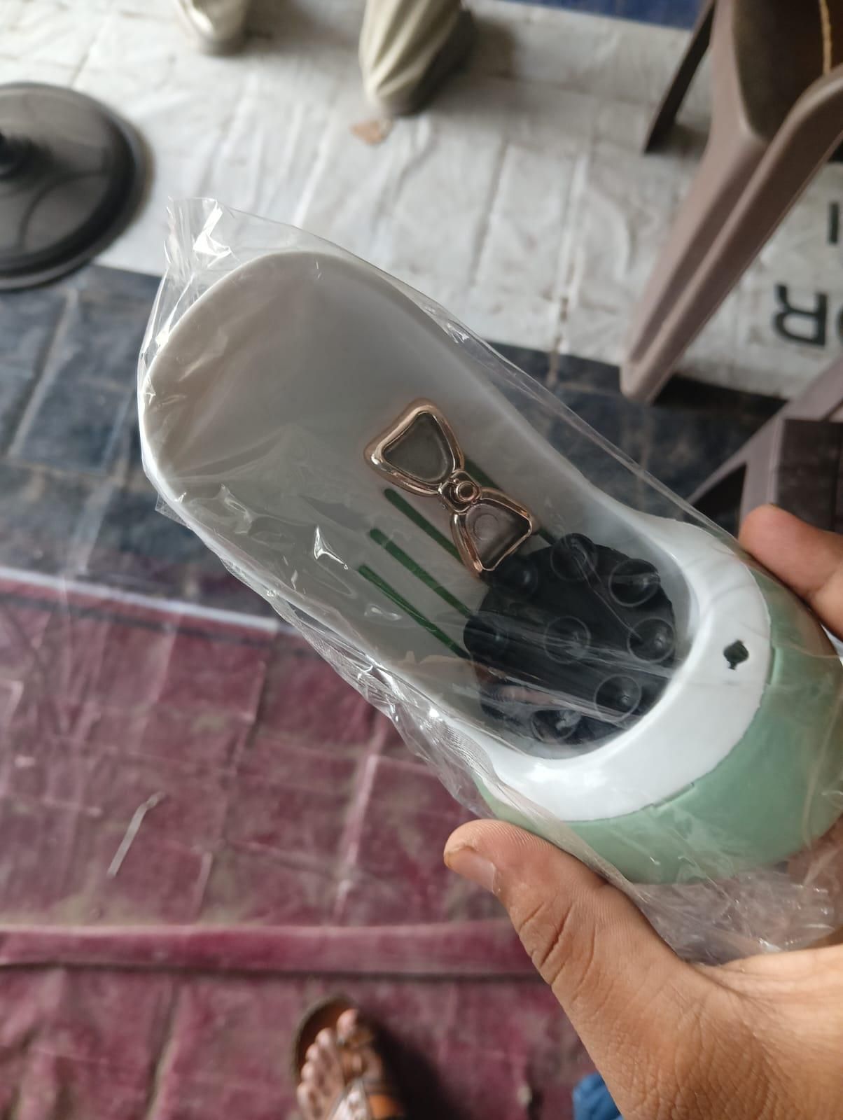 THE GIR FARMER sandal shaped soap holder mint green plastic slipper with bow and suction cups
