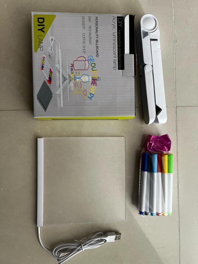 THE GIR FARMER light up drawing pad for kids with clear acrylic board USB lamp and six colorful markers