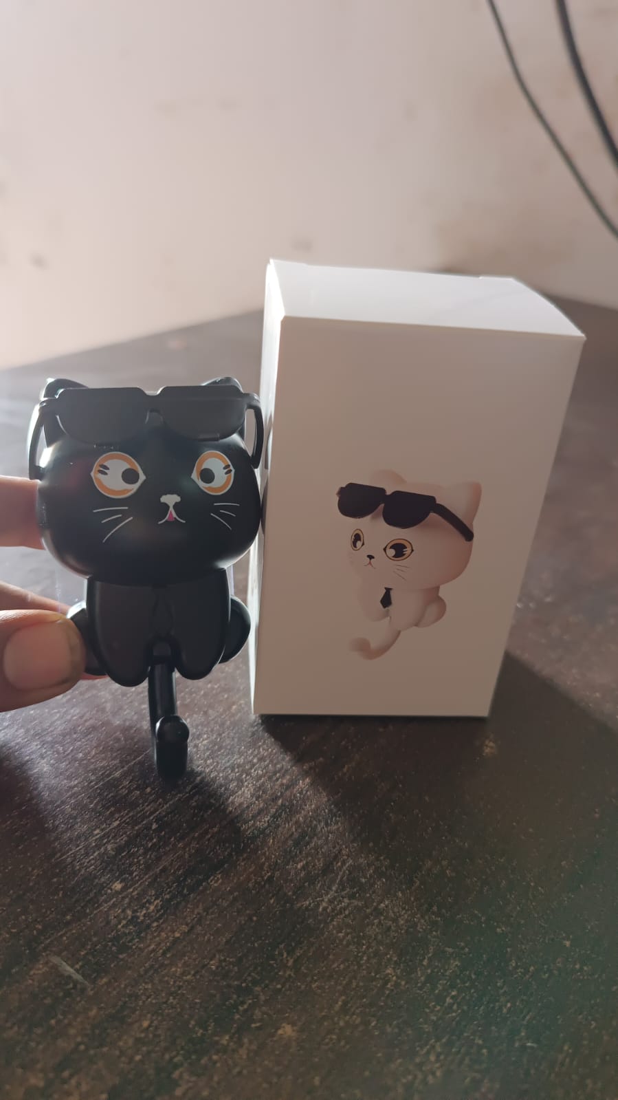Cat Hook for Wall, Cute Cat Key Hook with Sunglasses (1 Pc) Your Brand
