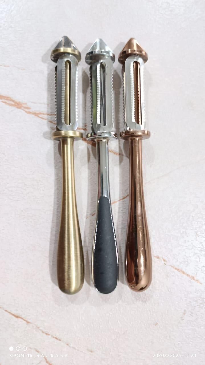THE GIR FARMER vegetable and fruit peeler set three metal swivel peelers with gold silver and rose gold handles