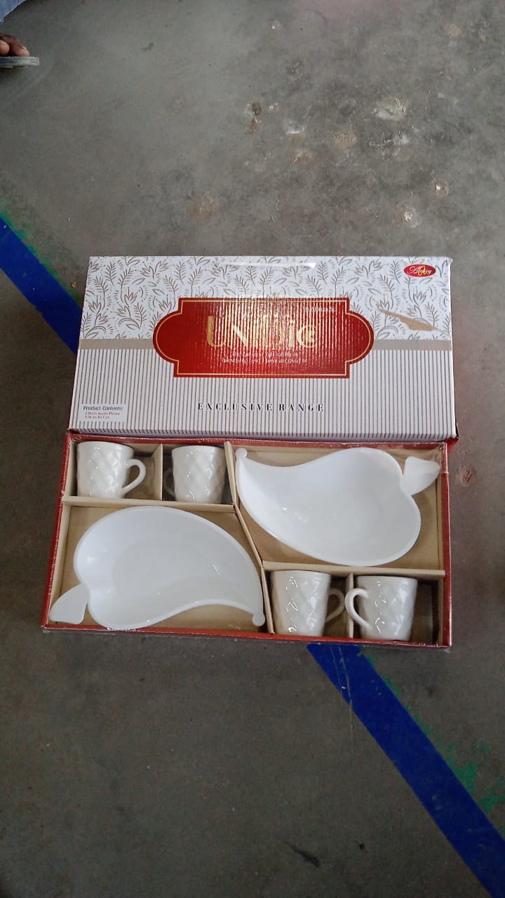 Unibic Ceramic Tea Cups With Plastic Leaf Shape tray / Platter (6 Pcs Set) Your Brand