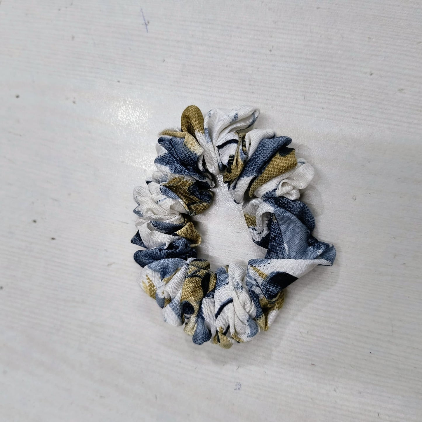 Durable printed hair accessories scrunchie with blue white and beige fabric design by Amd-Deodap