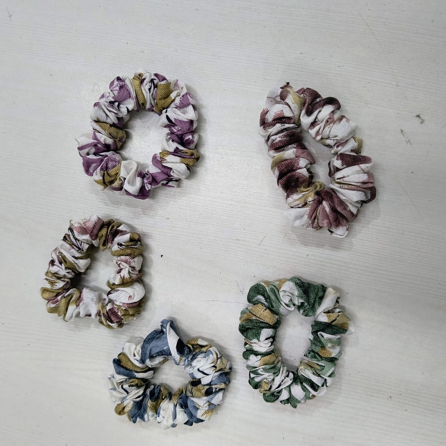 Gir Farmer durable printed hair accessories featuring five colorful fabric scrunchies with floral patterns