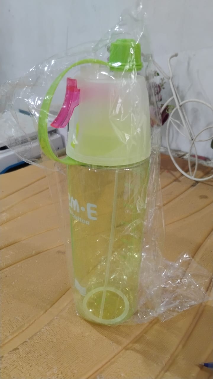 Plastic Dual Function Sports Water Bottle with Built-in Mist Spray and Leakproof Cap (600ML / 1 Pc) Your Brand