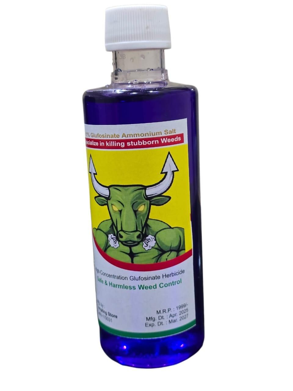 THE GIR FARMER high concentration weed killer for all crops in blue plastic bottle with white cap