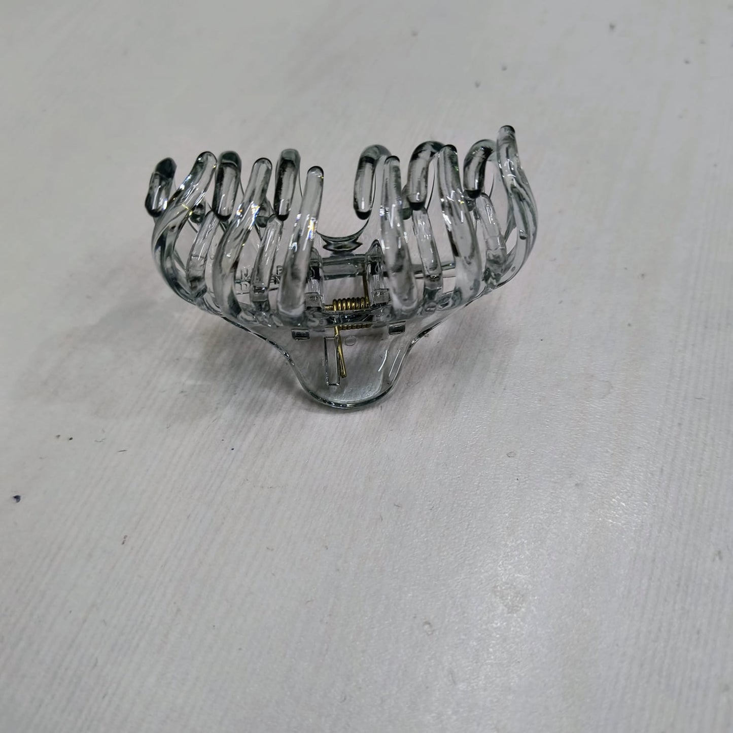 Clear large claw clip for thick hair with durable spring mechanism for secure hold
