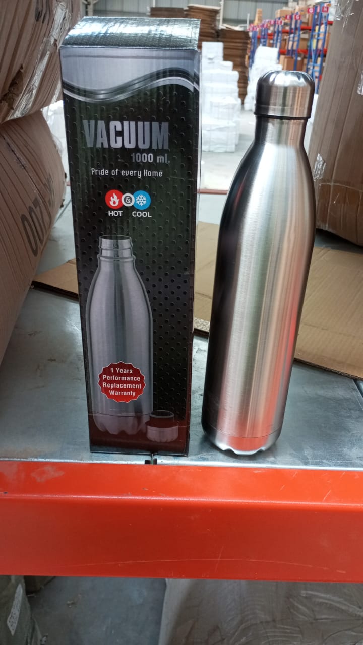 double wall thermos bottle for travel in stainless steel with 1000 ml capacity and vacuum insulation