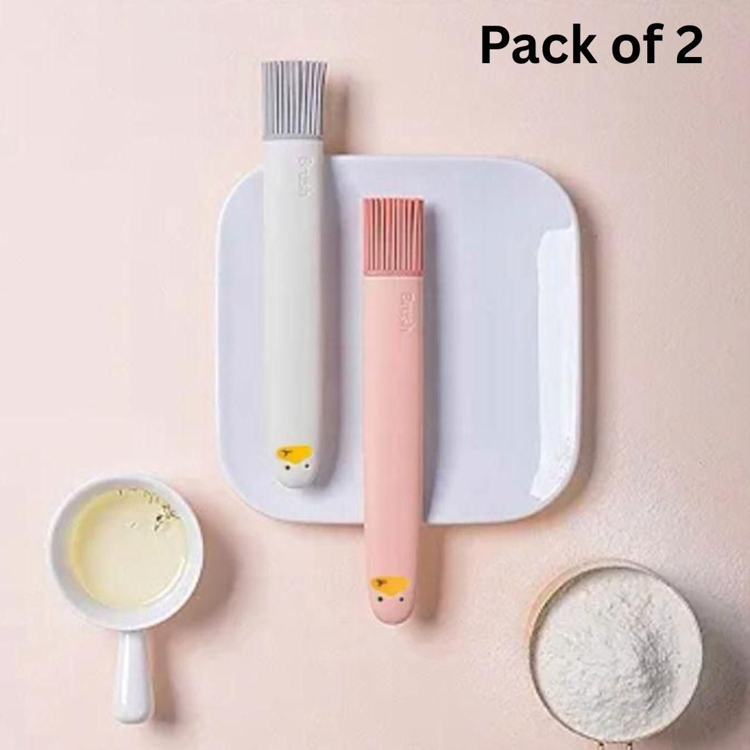THE GIR FARMER silicone pastry brush set with gray and pink brushes on white plate, pack of 2