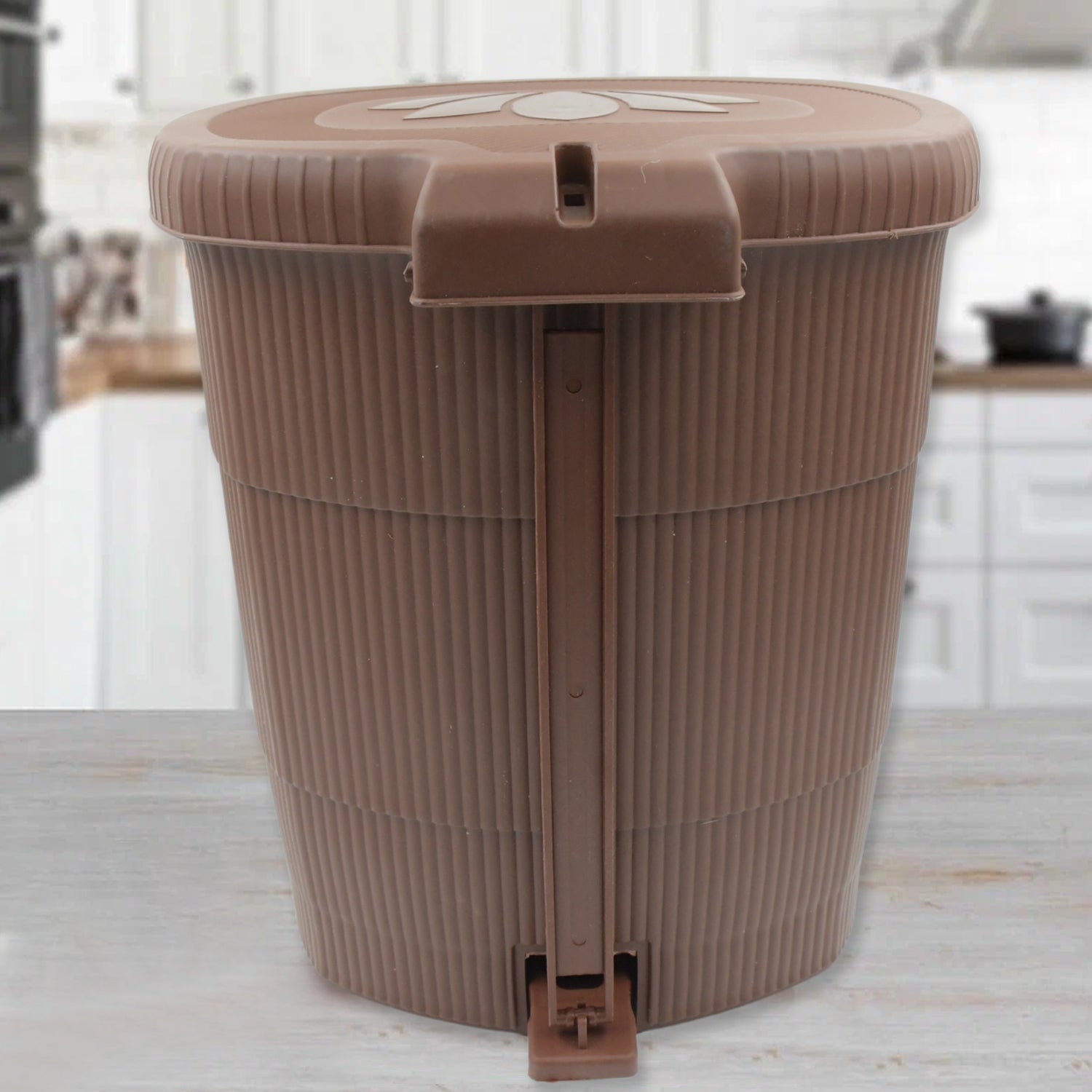 Homeware Dustbin Clean Mini Small Size Plastic Pedal Dustbin Used For Kitchen, Office, Car (1 PC) Your Brand