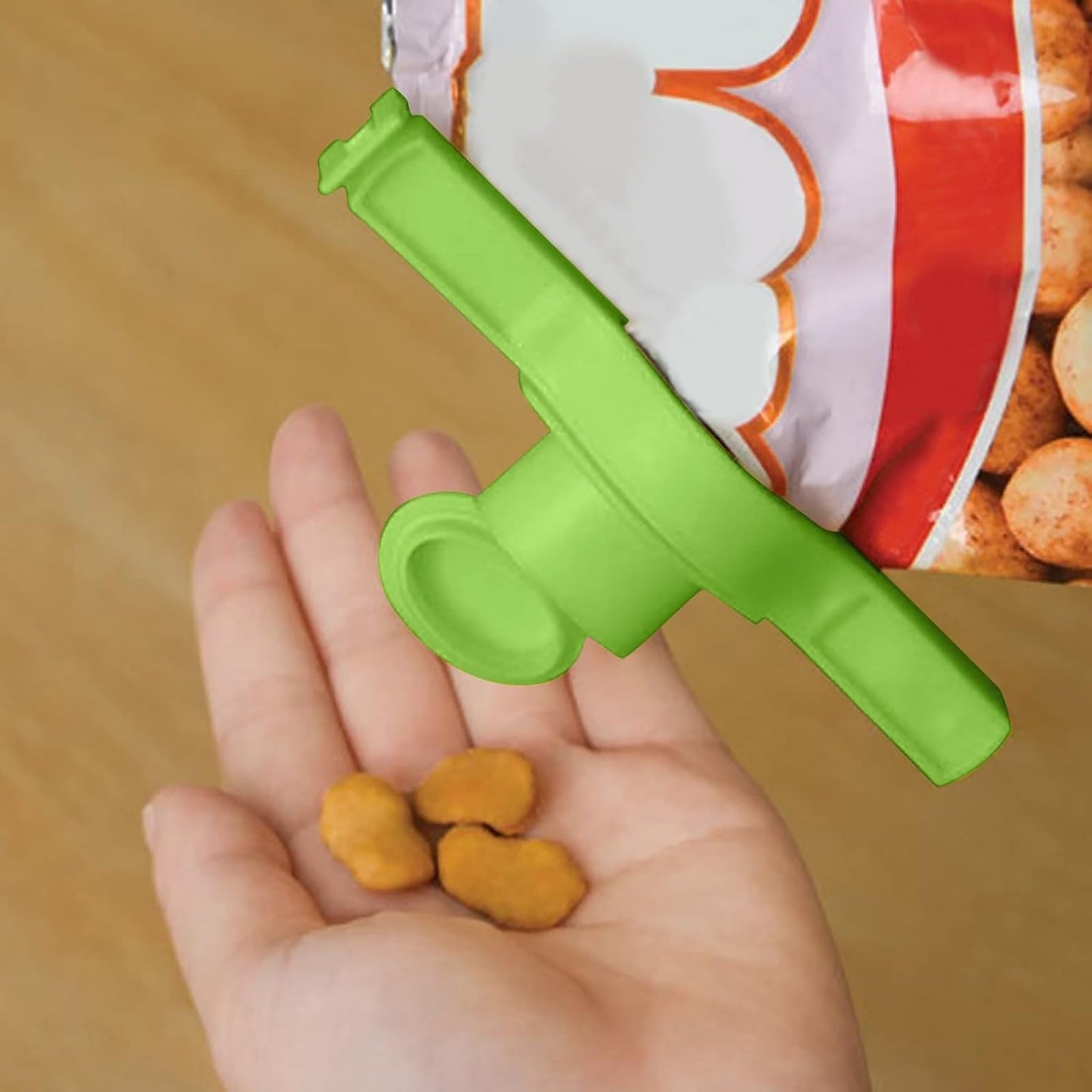 Food Storage Sealing Clip Solid Color Seal Pour Bag Clip Snack Bag Clip Food Bag Sealing Clip Sealing Clamp with Cap Kitchen Chip Bag Clips (1 Pc) Your Brand