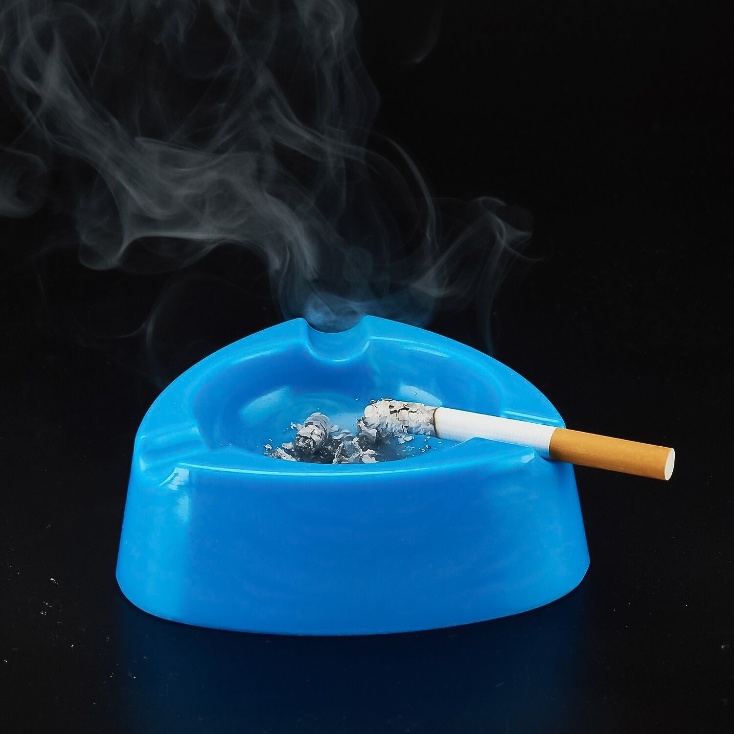 Oblivion Heavy Duty Plastic Ashtray (mix color & 1 Pc) Your Brand