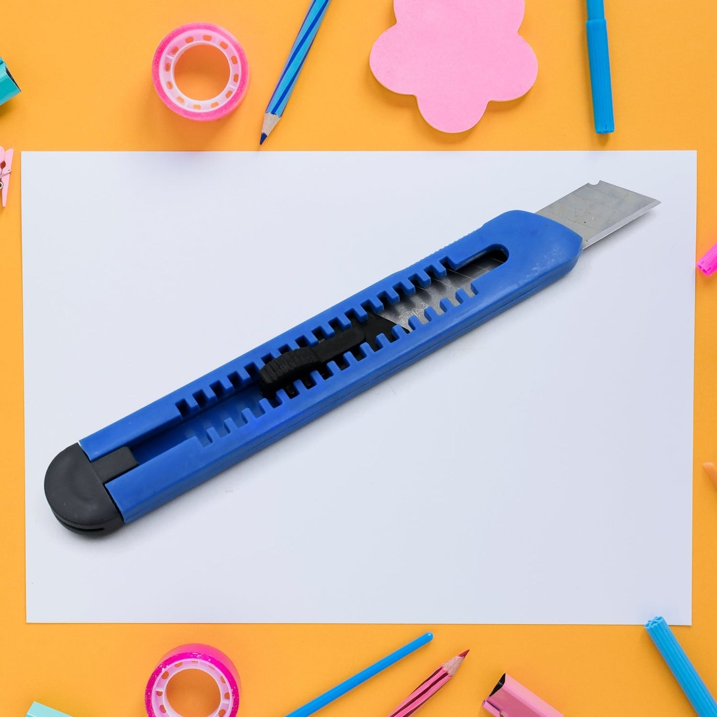 Multi-Use Iron Cutter, Cutting Blade and Precision Knife Blade, Utility Knife - Heavy Duty Industrial Cutter Knife (18mm) Your Brand