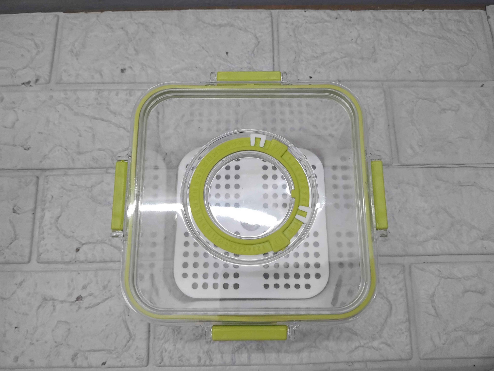 Fridge Storage Container with Time keeping on Top Lid