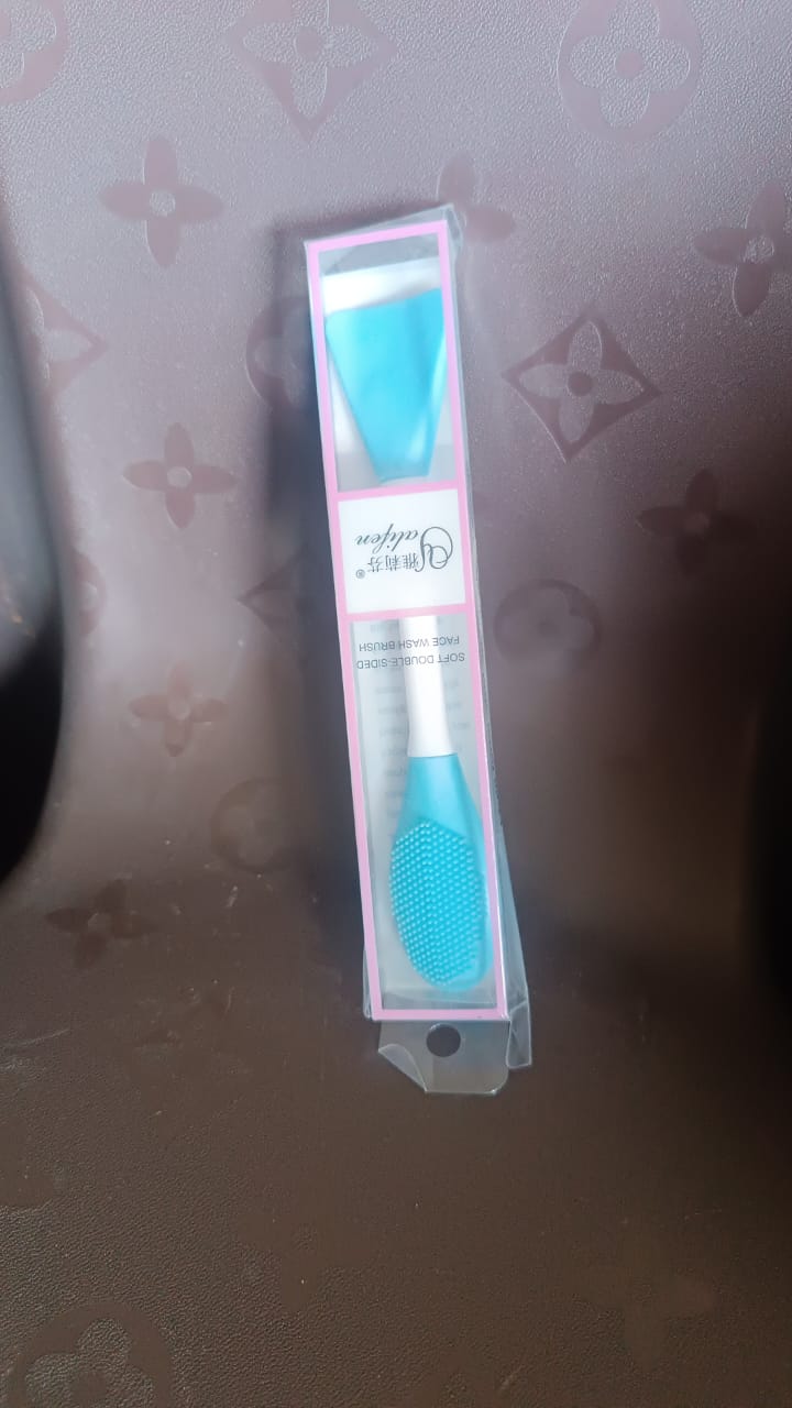 2-in-1 Silicone Face Scrubber (1 Pc) Your Brand
