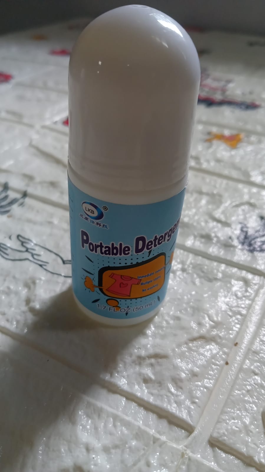 Clothes Stain Remover Bead Design Emergency Stain Rescue Roller Cleaner for Natural Fabric Removes Oil Almost All Types of Fabrics Your Brand