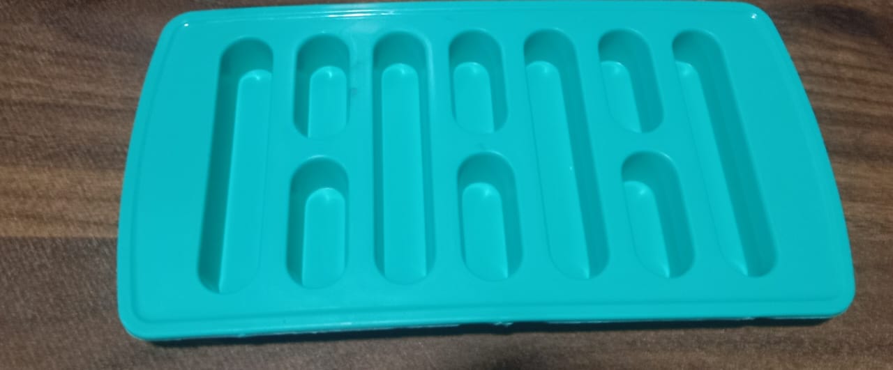 1 Pc Fancy Ice Tray, Used Widely In All Kinds Of Household Places While Making Ices And All Purposes Your Brand