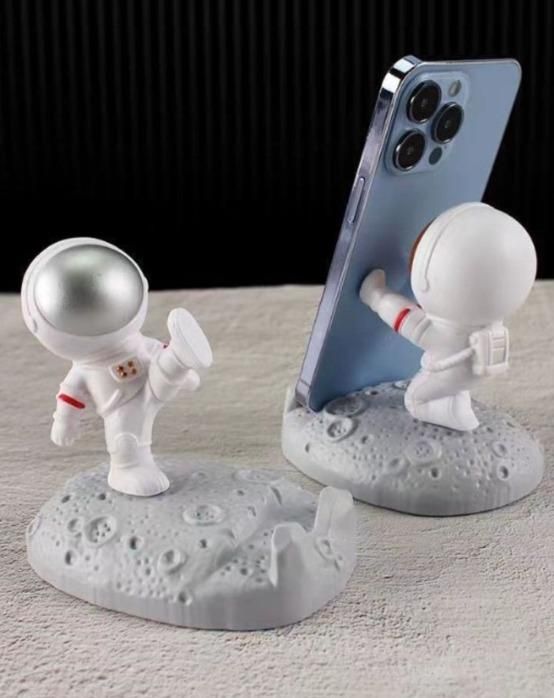 Nordic Style Astronauts Mobile Phone Stand Holder THE GIR FARMER