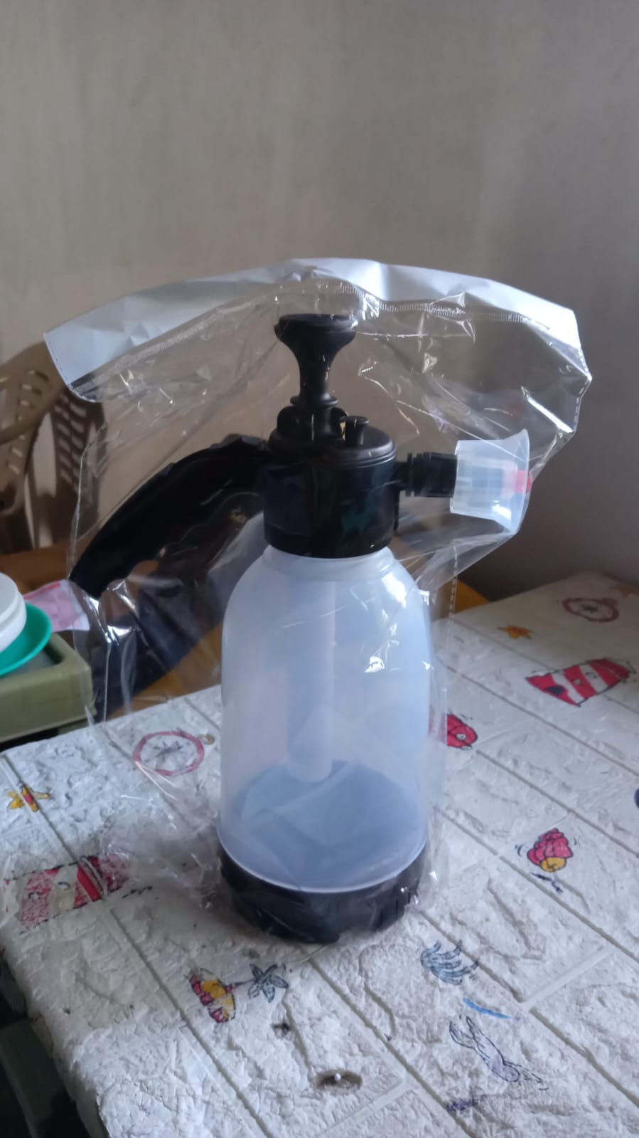 Pressure Sprayer 2 Litres Garden Sprayer Hand Pump Sprayer Foam Sprayer Watering Bottle for Indoor Plants Cleaning Outdoor Garden (2 Ltr.) Your Brand