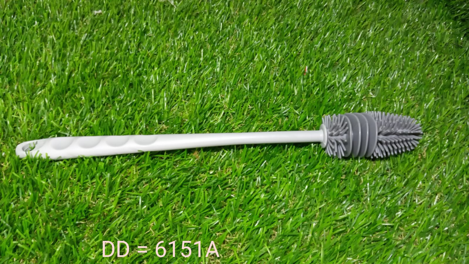 Gir Farmer  bottle cleaning brush with a sturdy handle and soft bristles for effective cleaning