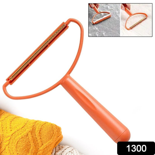 2-in-1 Portable Lint Remover – Long-Handle Brush & Sticky Roller for Clothes, Furniture & Carpets (1 Pc) Your Brand
