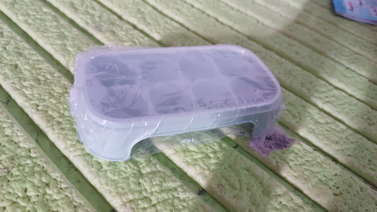 Ice Mold, 8 Grid Food Grade Portable Plastic Ice Tray (1 Pc / 15×8 Cm) Your Brand