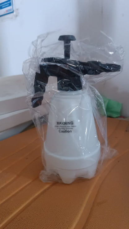 1.5L Heavy-Duty Plastic Pressure Spray Bottle with Adjustable Nozzle Your Brand
