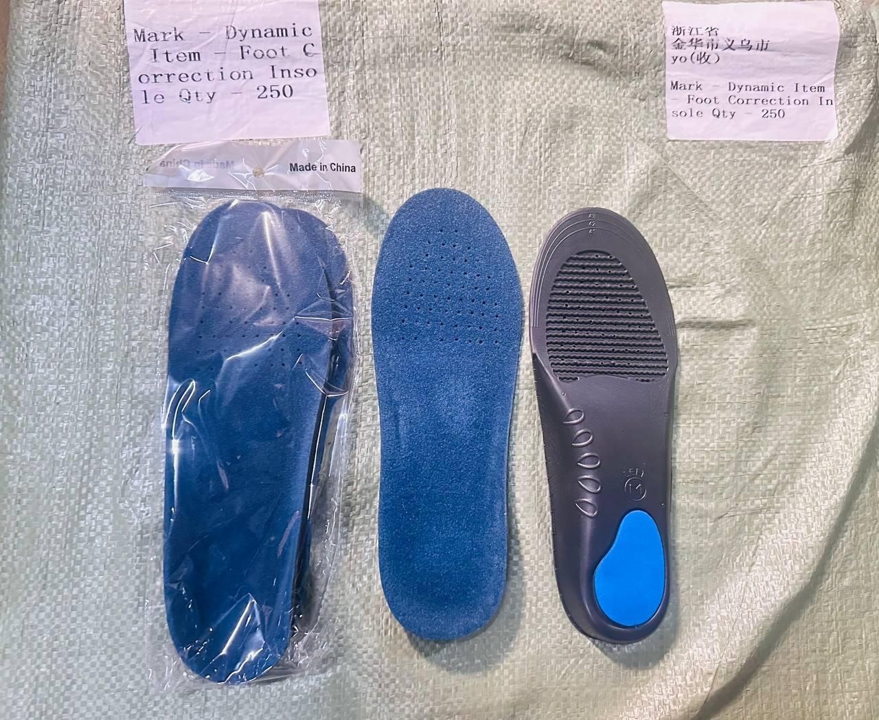 Dynamic foot correction insoles in blue for flat feet offering comfortable support and cushioning