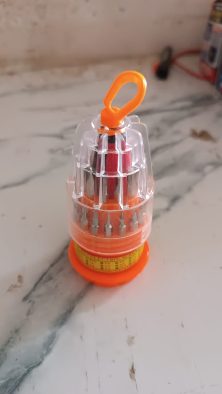 (SET OF 4PC) SCREWDRIVER SET, STEEL 31 IN 1 WITH 30 SCREWDRIVER BITS, PROFESSIONAL MAGNETIC DRIVER SET, B Grade Your Brand