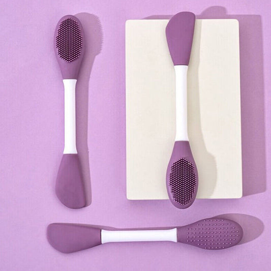 Double-headed silicone mask brush designed for easy application of facial masks