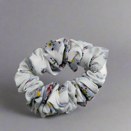 Gentle elastic hair rope for women in white with colorful abstract patterns