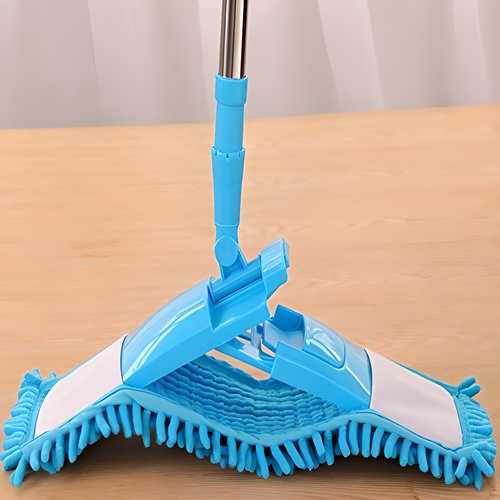 The Gir Farmer microfiber flat floor mop in blue with adjustable handle and soft microfiber cleaning pads