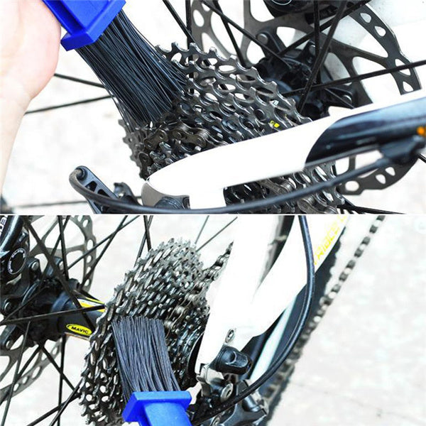 Motorbike chain cleaning brush designed for effective dirt removal and maintenance of motorcycle chains