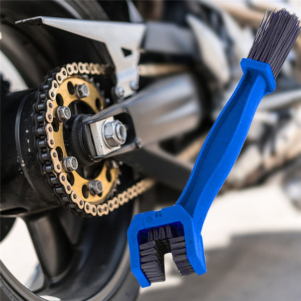 Motorbike chain cleaning brush in blue designed for effective cleaning of motorbike chains