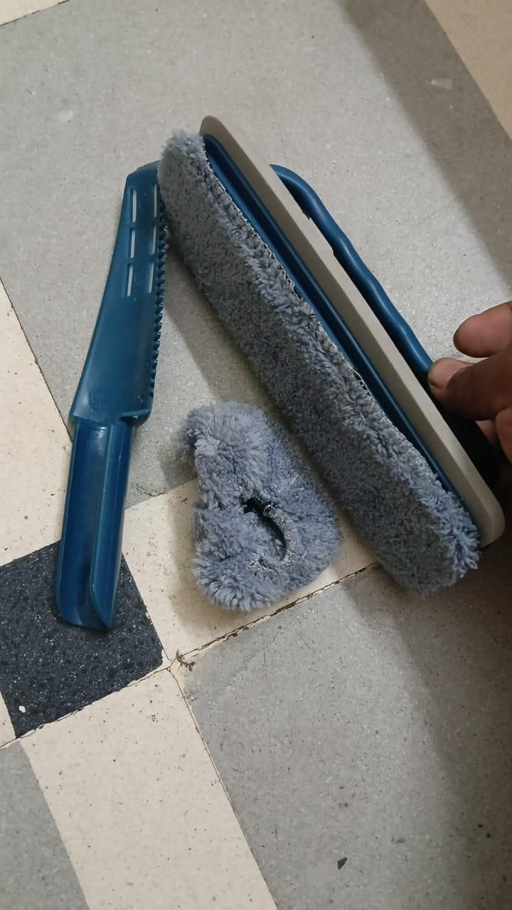 THE GIR FARMER multi-purpose cleaning brush for home with blue handle and replaceable scrub pads